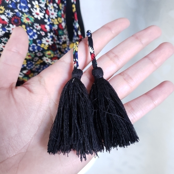 Derek Lam 100% Silk Dark Floral Tassel Sleeveless Blouse 10 Crosby Black Red 4 - Picture 7 of 15